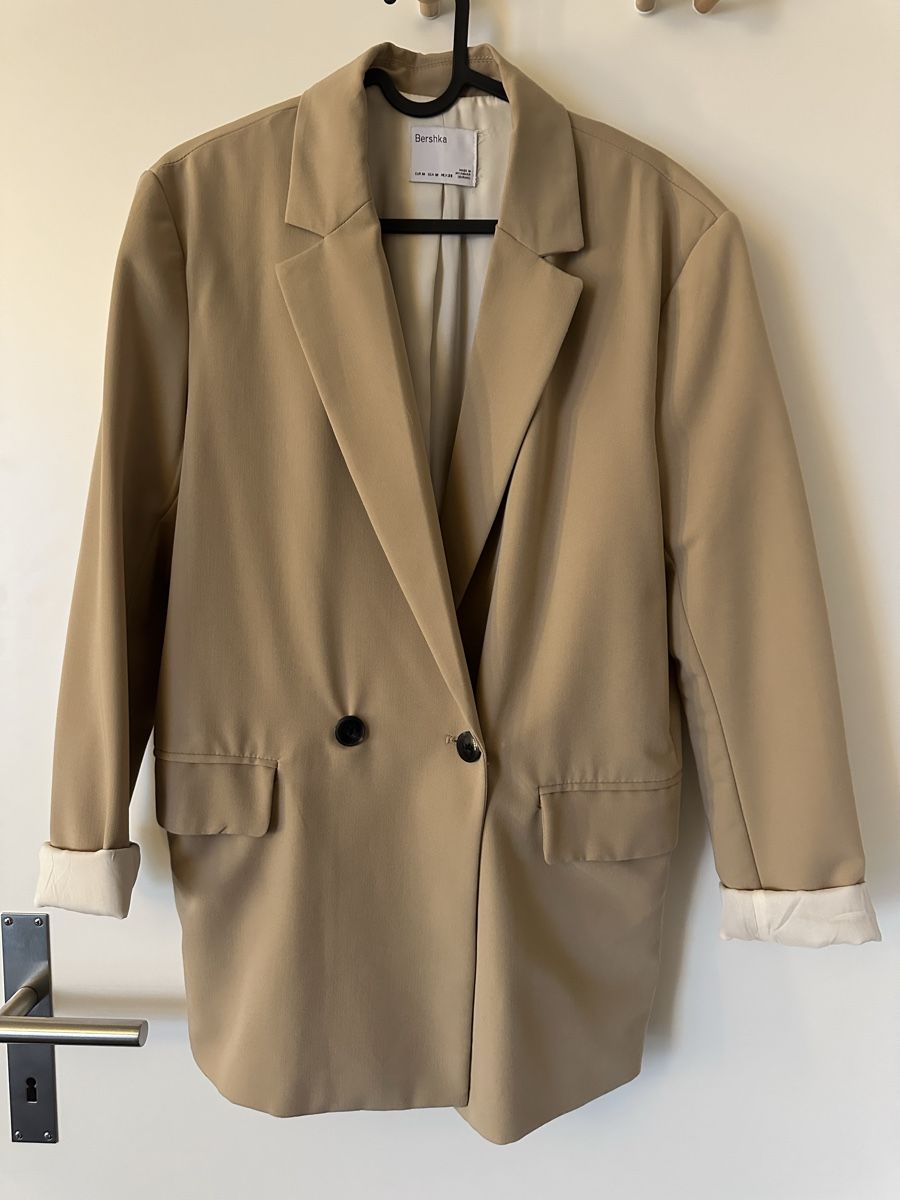 Bershka Jacken: Blazer beige – Gebraucht aus Villmergen von mel_5ywd
