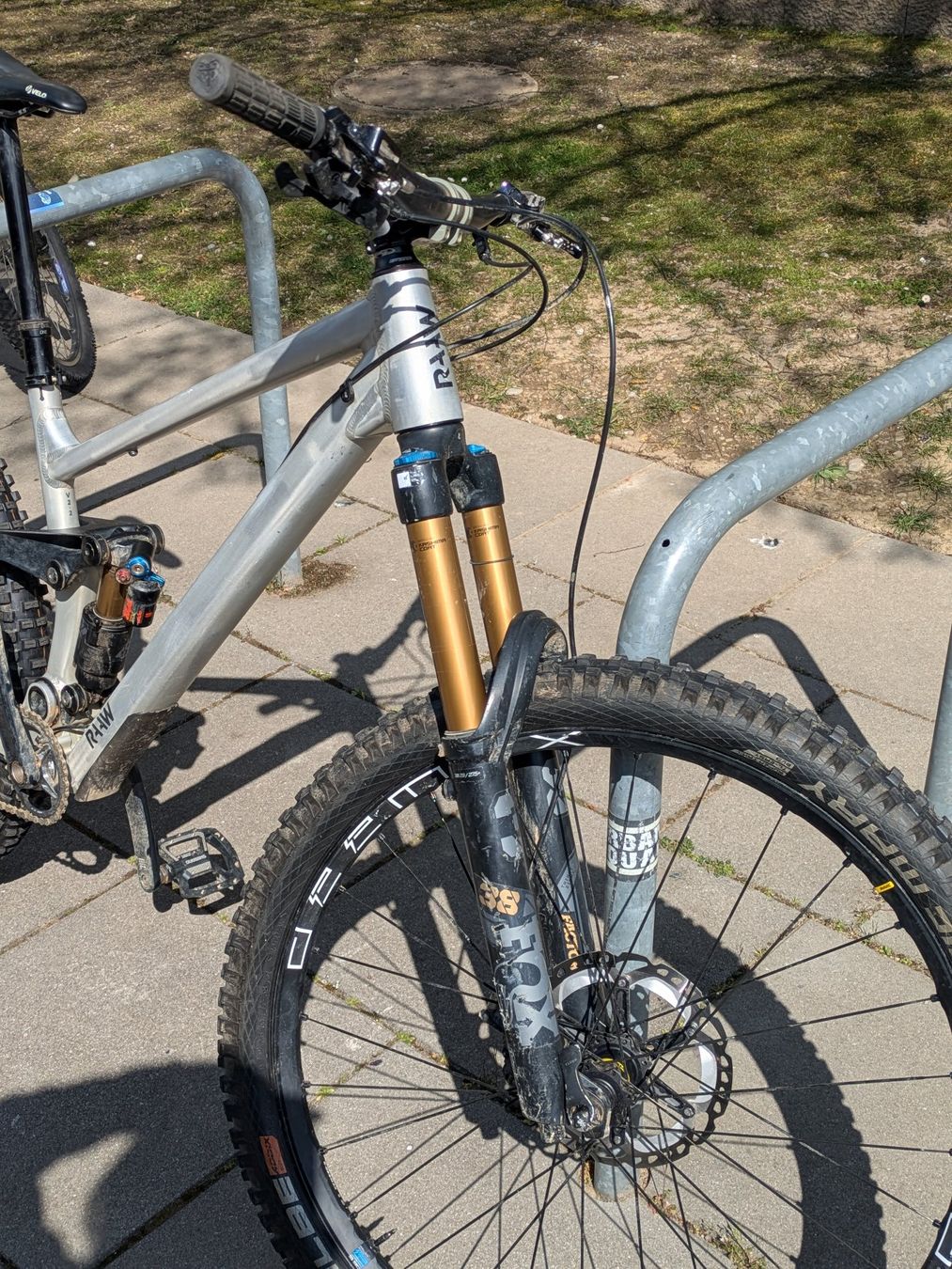 Velos: RAAW Madonna V2.2, Size L, Fox Factory, SLX, Hope Tec, Mavic – Gebraucht aus Bern von qua_yl6f 6