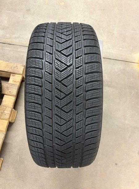 Pirelli Pneumatici & Ruote complete: Pirelli Winterreifen, 265/40R21 105V – Usato da Biel/Bienne venduto da orpundgarage 1