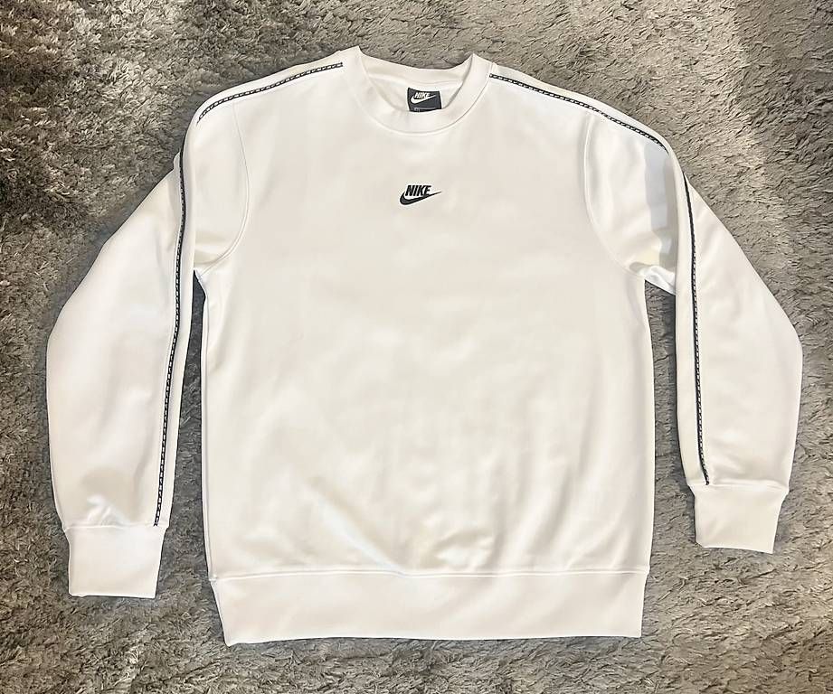 Nike Pullover & Sweatshirts: Nike Pulli Gr.S – Gebraucht aus Kilchberg ZH von SyFo286