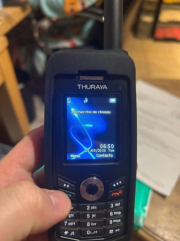 Thuraya Telefoni cellulari / Smartphones: Thuraya XT, téléphone satellite – Nuovo e nell'imballaggio originale da Les Genevez JU venduto da Biremis