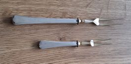 Grössere und kleine Zweizack-Gabel (Silber 800)