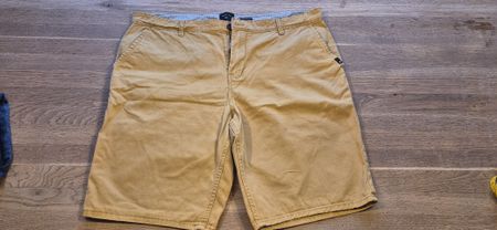 Kurze Chinohose Herren Quicksilver Bundgrösse 38/40.