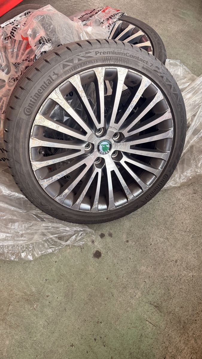 Pneus & Kompletträder: Skoda Superb Sommerräder  – Gebraucht aus Basel von RGTI3 2