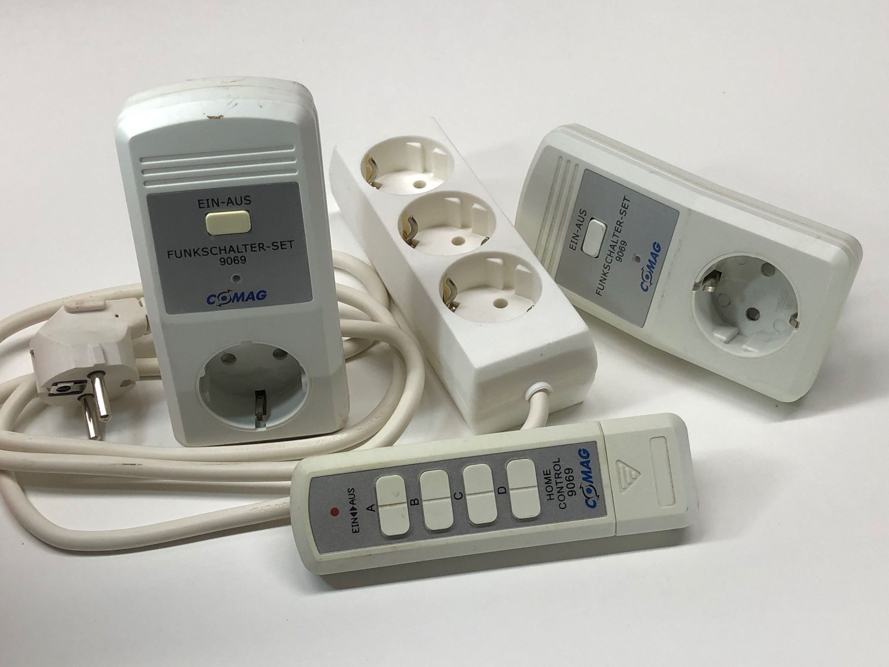 Interruttori: Funkschalter Set / 1 Sender + 2 Empfänger / Schuko DE – Usato da Bergdietikon venduto da Garak 1
