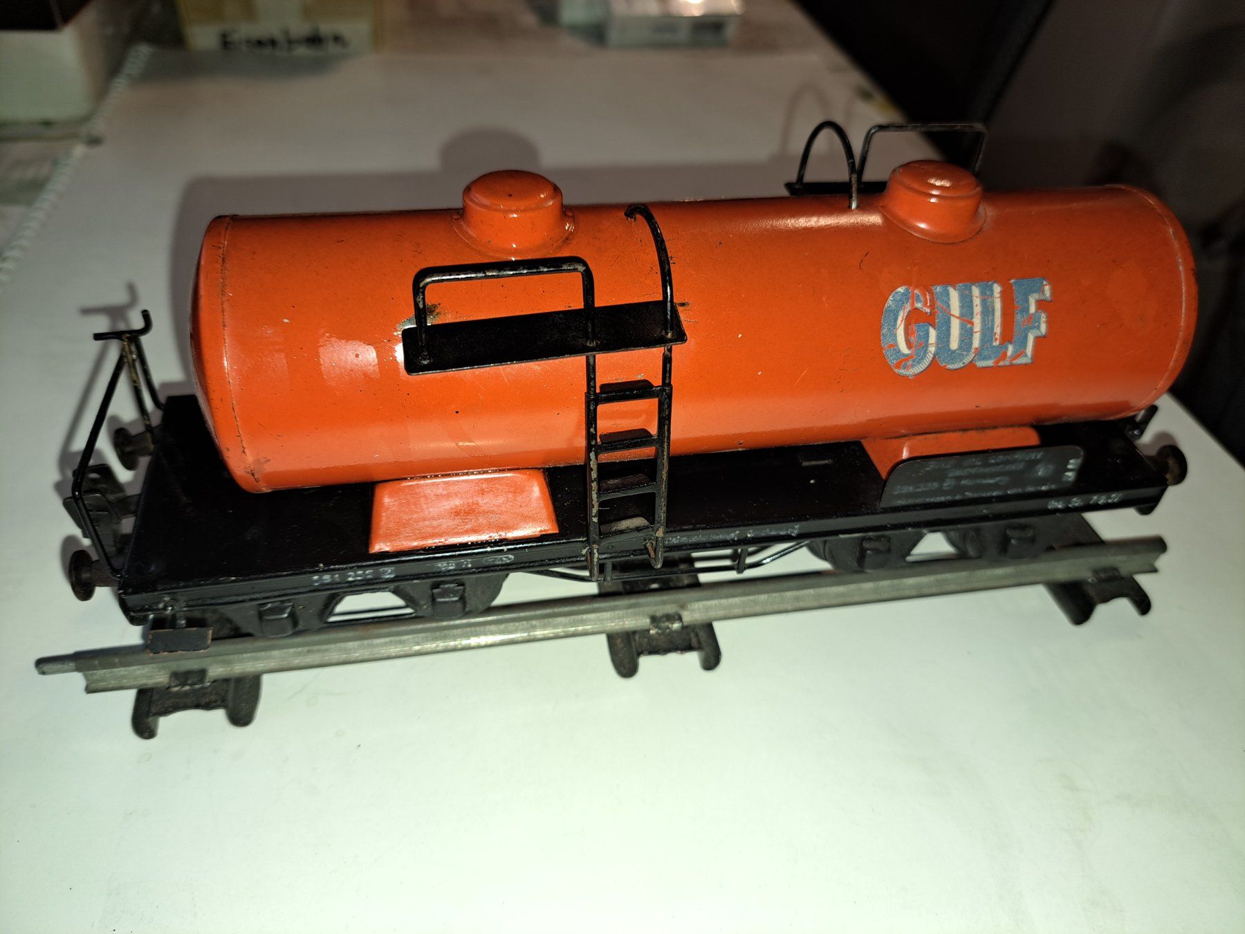 Modellini di ferrovie: Spur 0 doppelachsiger Tankwagen Gulf – Usato da Schwanden GL venduto da roerich20
