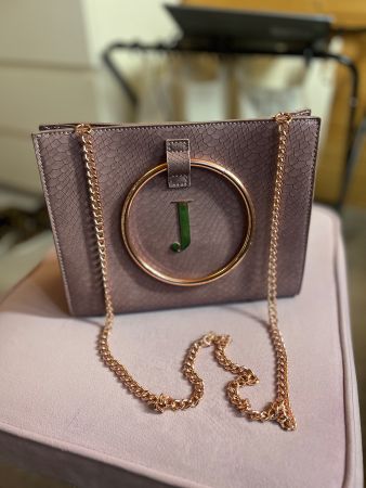 Handtasche altrosa Goldkette customized „J“ Neuwertig!