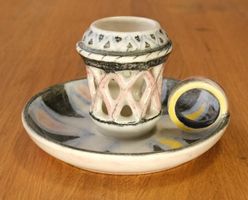 Alter Kerzenständer aus Keramik, handgearbeitet, gestempelt