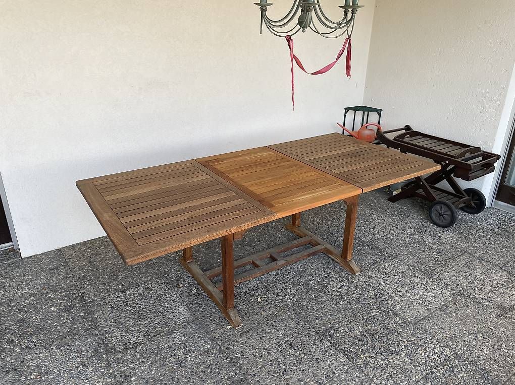 Tische: Gartentisch aus Holz – Gebraucht aus Emmenbrücke von nil_mtg6 1