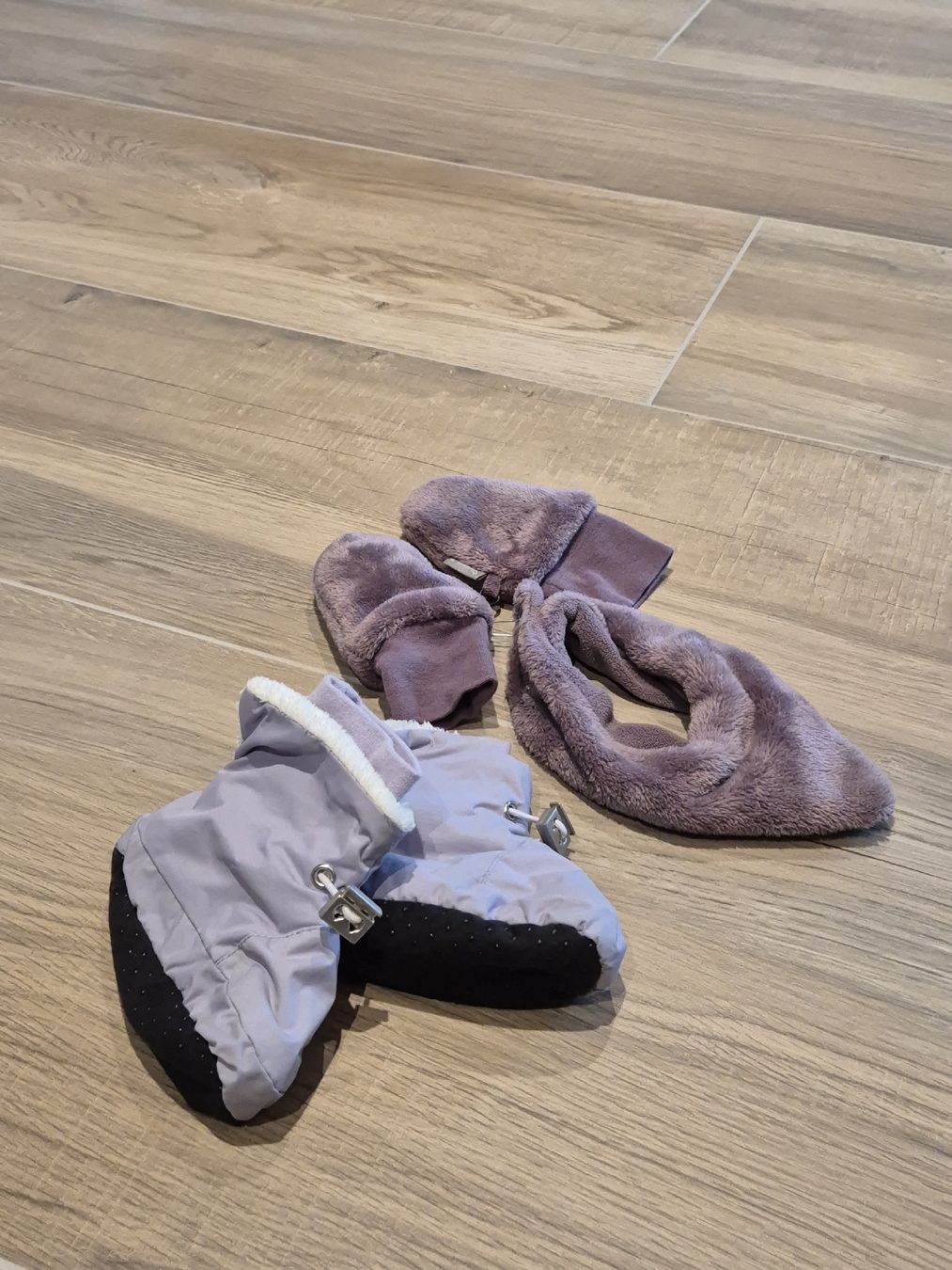 Sterntaler Guanti: Baby-Schühchen & Fäustlinge  – Usato da Hörhausen venduto da mountain18