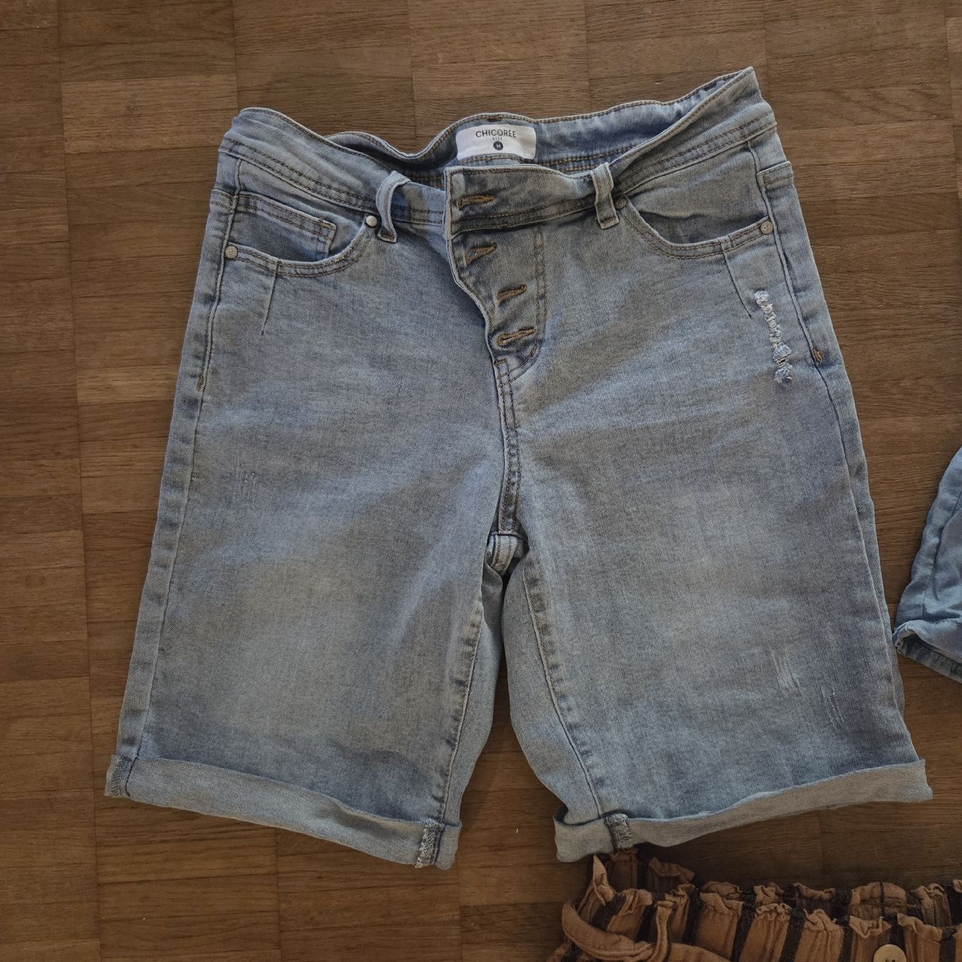 Hosen: 3 Stk. Shorts Gr. M – Gebraucht aus Näfels von CH.Kchlineknopf 2