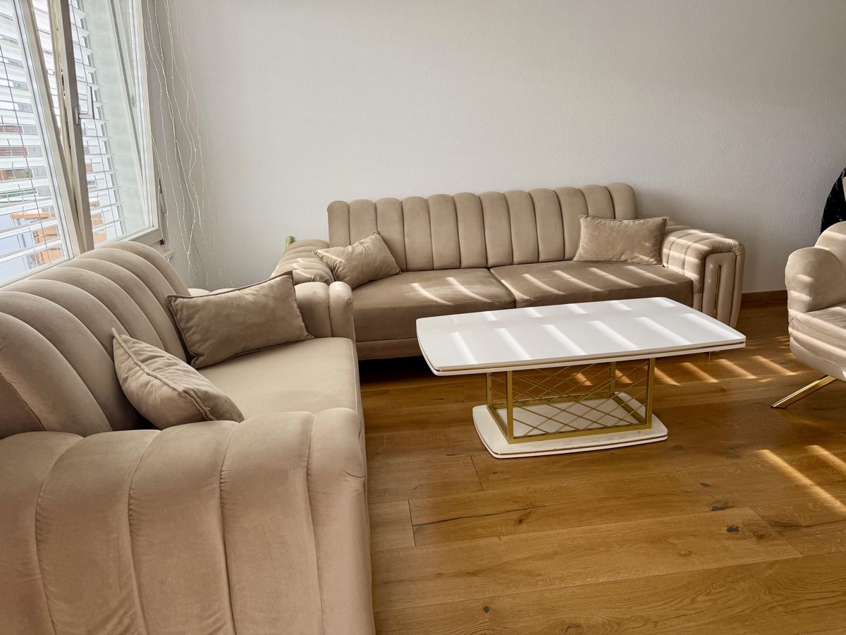 Divani: Moderne Samt Sofa-Garnitur Beige/Gold – Usato da Holzhäusern ZG venduto da candy_b 1