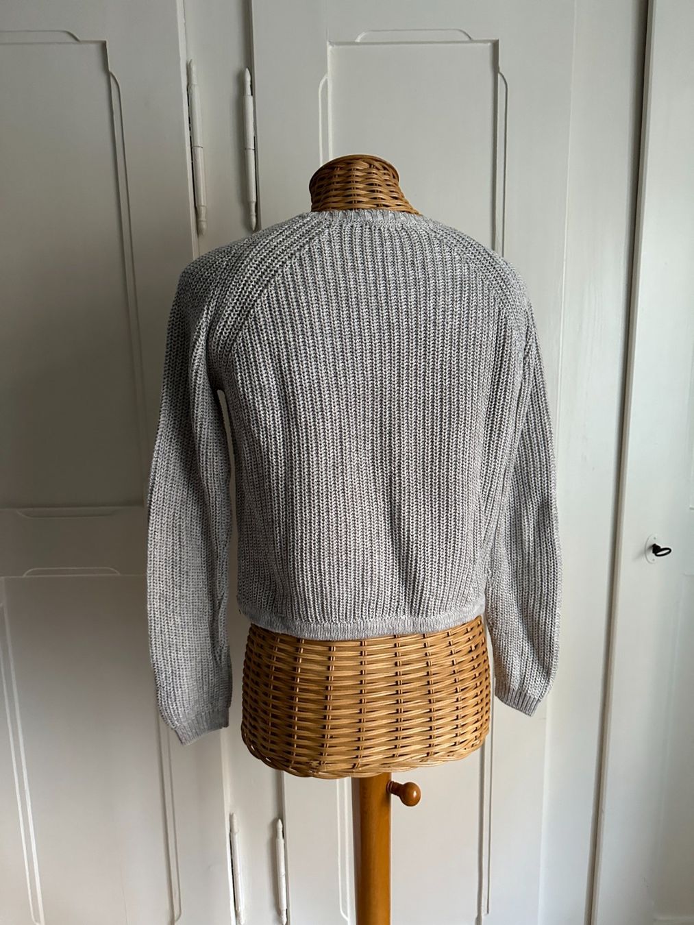 Pulls & Sweat-shirts: Cropped Strickpullover hellgrau XS – D'occasion à Zürich par Diazaio 2