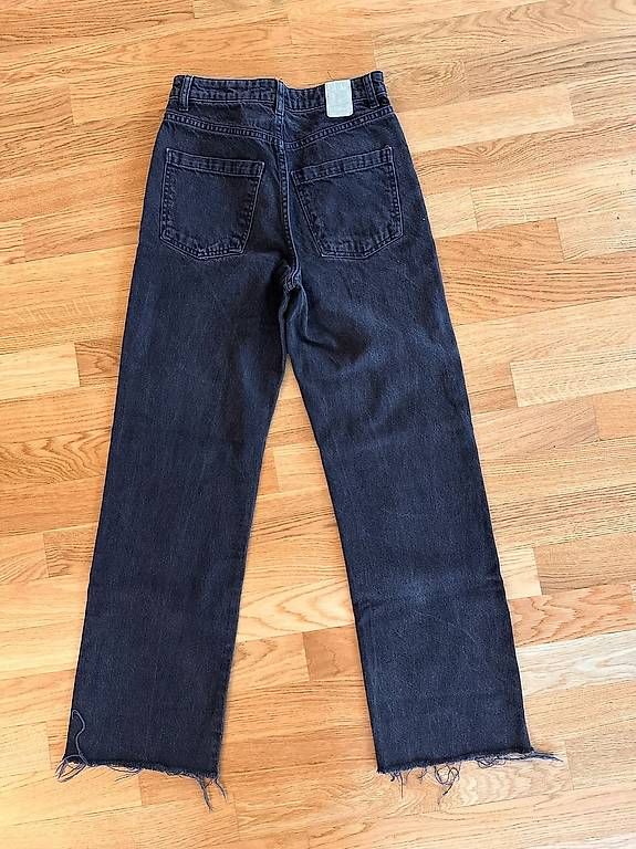 Zara Jeans: Zara Jeans. Schwarz. Gr. 36. – D'occasion à Zürich par Sunnyflower97 1