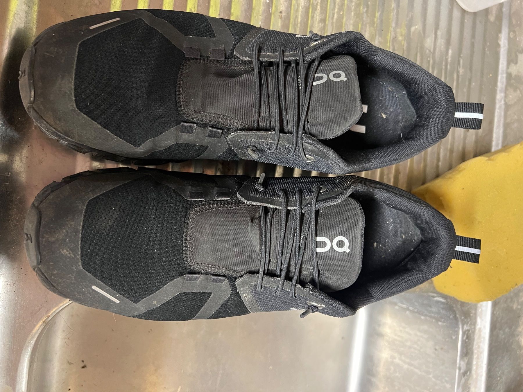 On Chaussures hommes: On cloud wasserfest – D'occasion à Möhlin par sar_xn6j