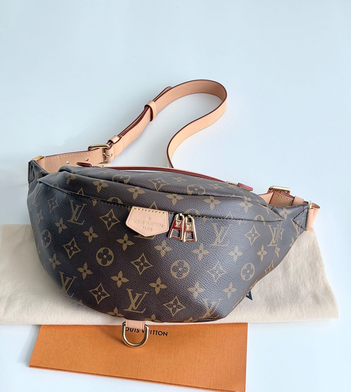 Louis Vuitton Taschen: Louis Vuitton Bumbag MM – Gebraucht aus Reinach AG von RobbisB