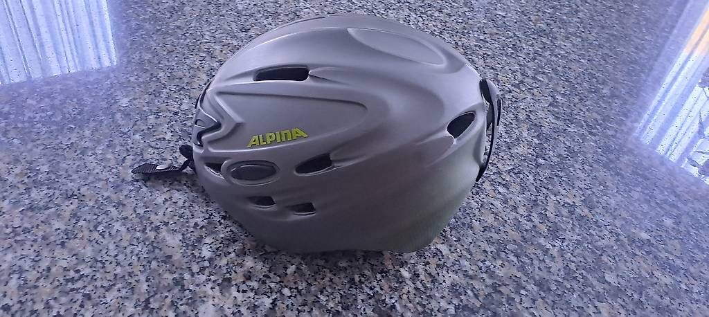 Caschi: Vendo casco da sci a 50 chf – Usato da faido venduto da adfv 3