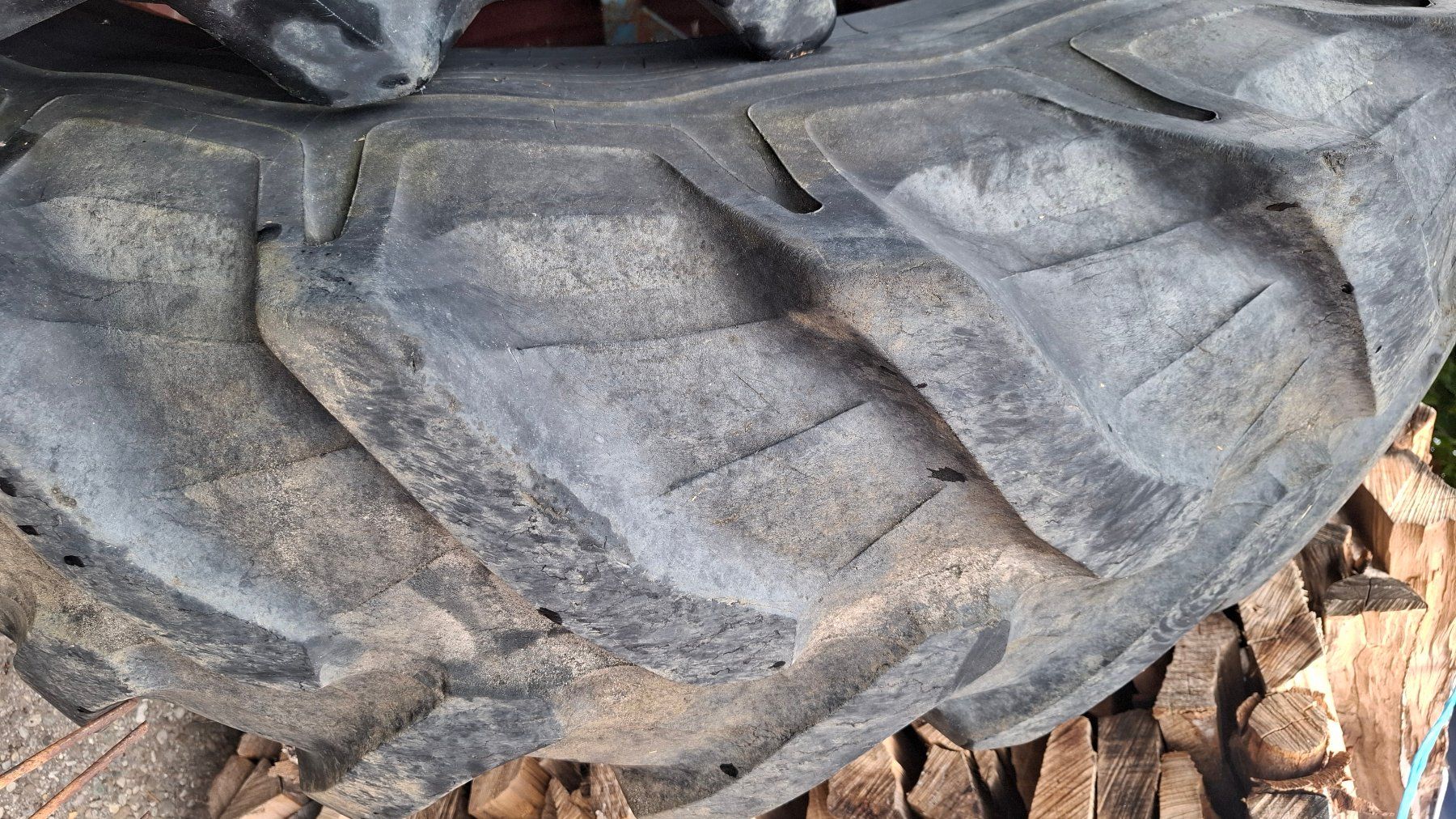 Pirelli Pneumatici & Ruote complete: Pneu Zwillingsrad 18.4-38 – Usato da Lütisburg venduto da erle1 2