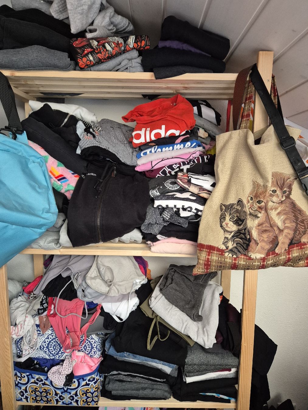 Lotti di vestiti: Überraschungs Kleiderpaket – Usato da Höfen b. Thun venduto da enr_7xsd 1