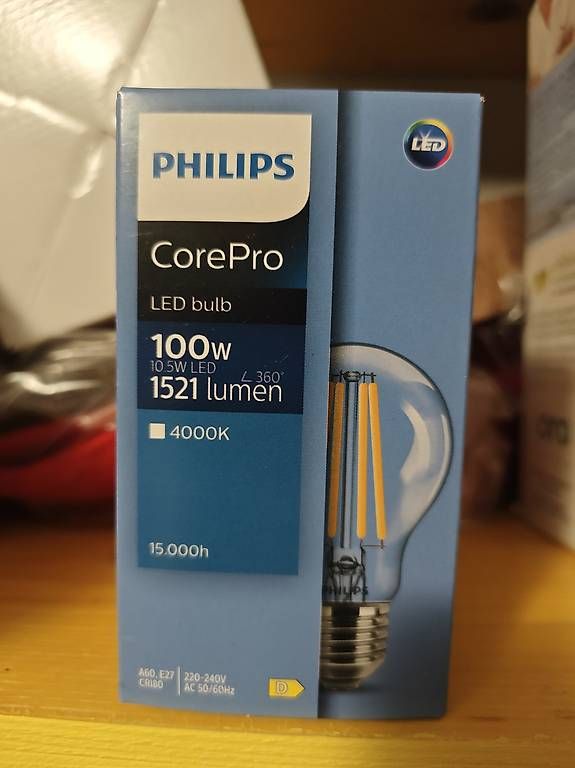 Chaussures garçon: Philips Led E27 – Neuf avec emballage d'origine à Ostermundigen par Mundiger89