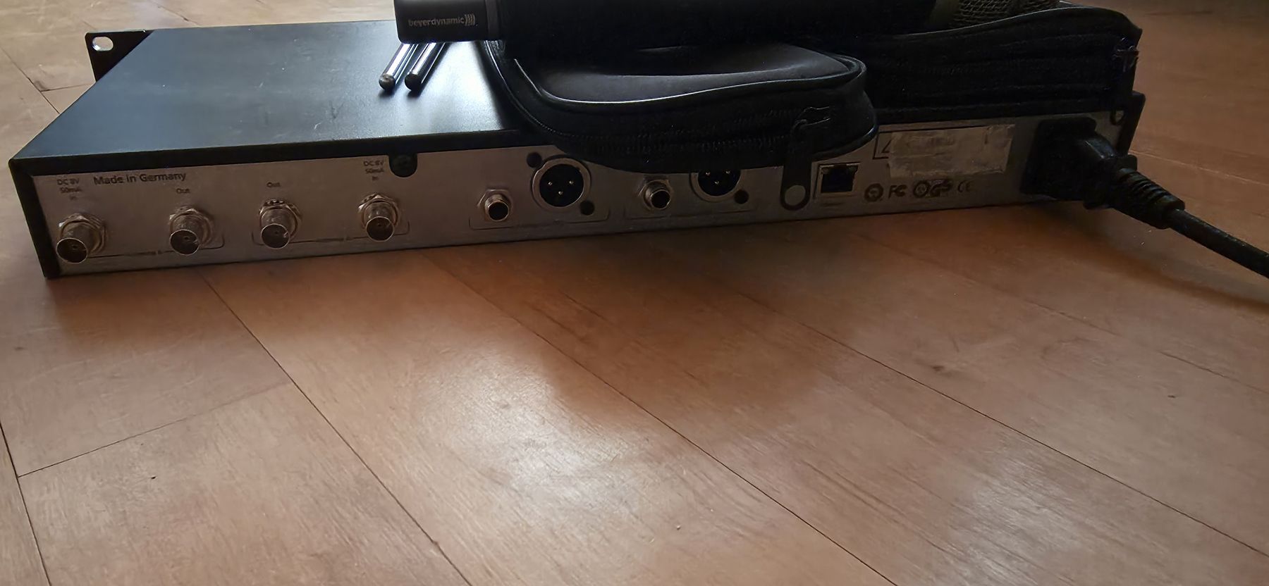Radiocomunicazione: BeyerDynamics TG1000 Funkmikrofon System – Usato da Muttenz venduto da ove_l8kb 3