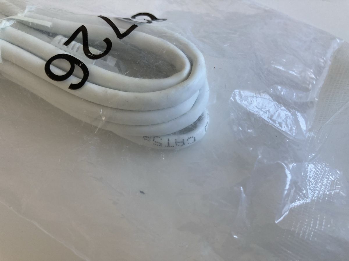Câbles: Câble Ethernet Cat5e Blanc, Longueur Standard, Neuf ✨ – Neuf avec emballage d'origine à Biel/Bienne par almercaa 1