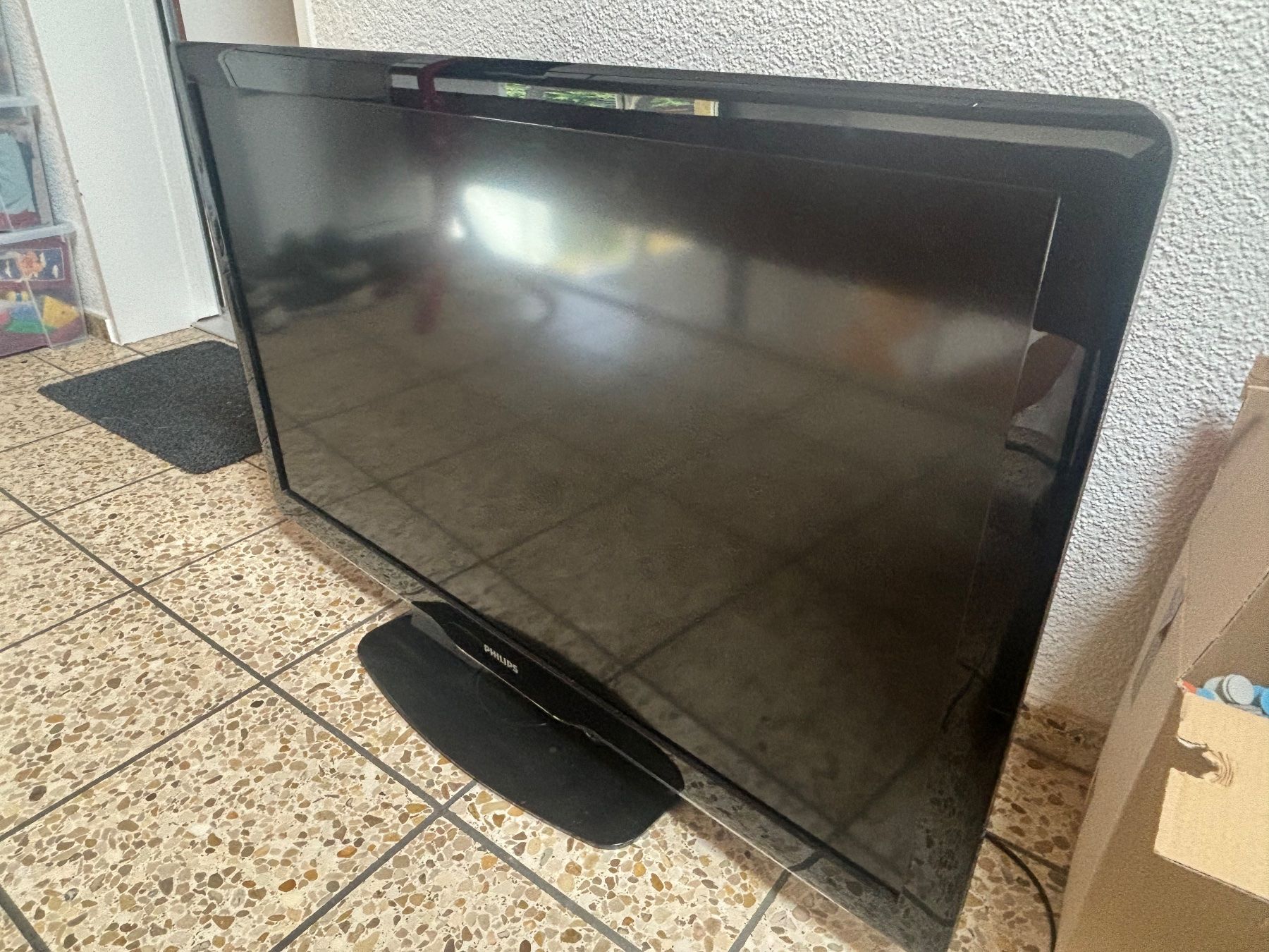 Televisori: TV (Philips, ca. 40 Zoll) – Usato da Steffisburg venduto da dam_sfw6
