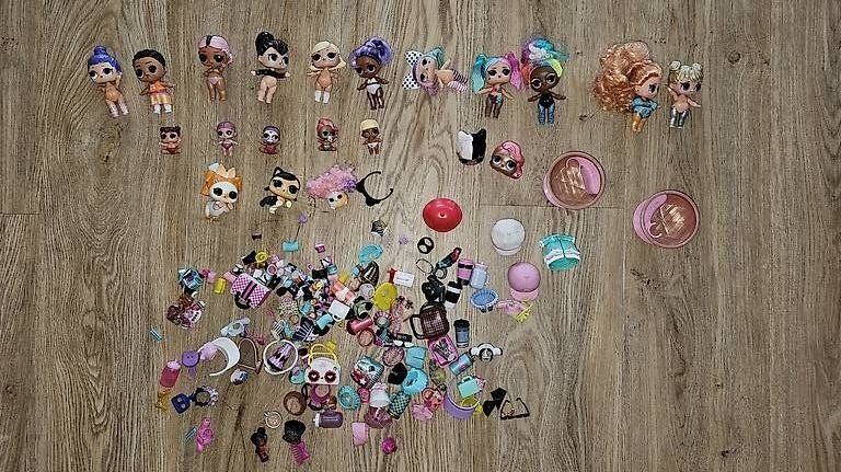 Spielzeuge: LOL Sammlung – Gebraucht aus Giswil von Clawfing3r