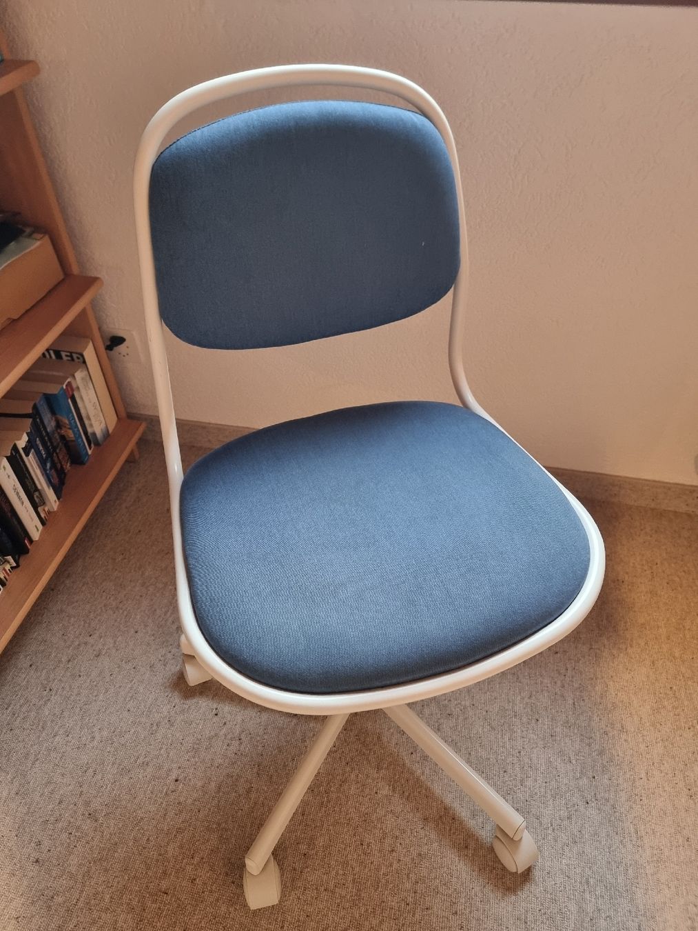 Chaises: Bürostuhl mit Rollen – D'occasion à Dintikon par anhodi