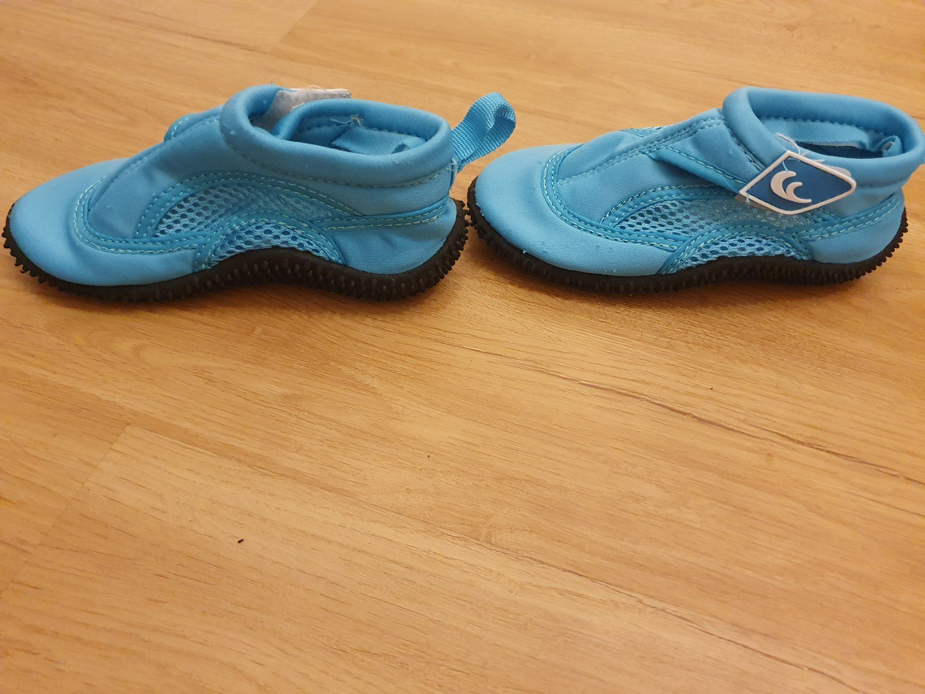 Scarpe per ragazzi: Strandschuhe Gr. 27, Badeschuhe, blau – Nuovo (secondo la descrizione) da Heinrichswil venduto da frankie19860 2