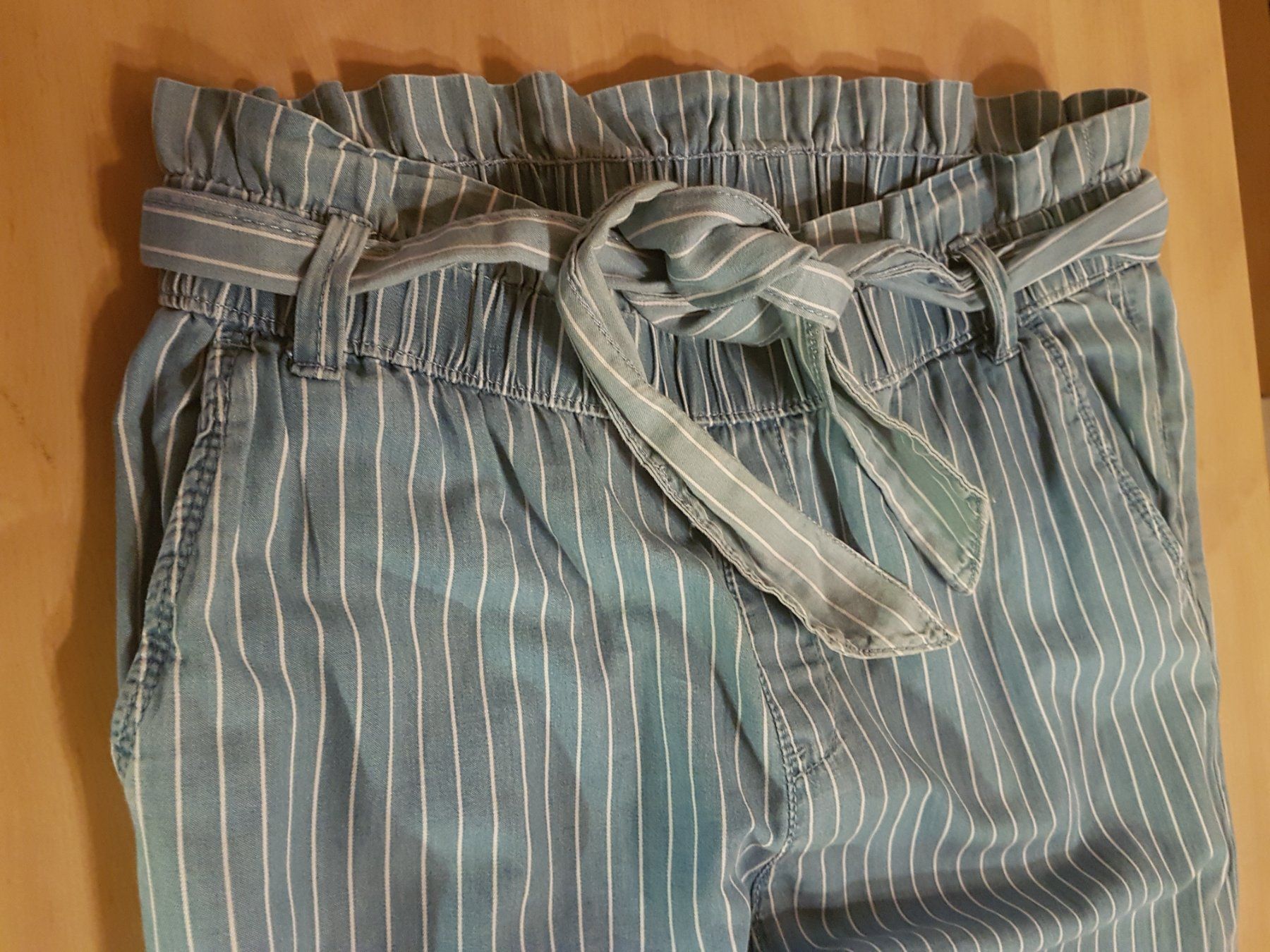 C&A Pantaloni: Pantalon taille 36 marque C&A 100% coton – Usato da Villiers venduto da san_jn5w 1