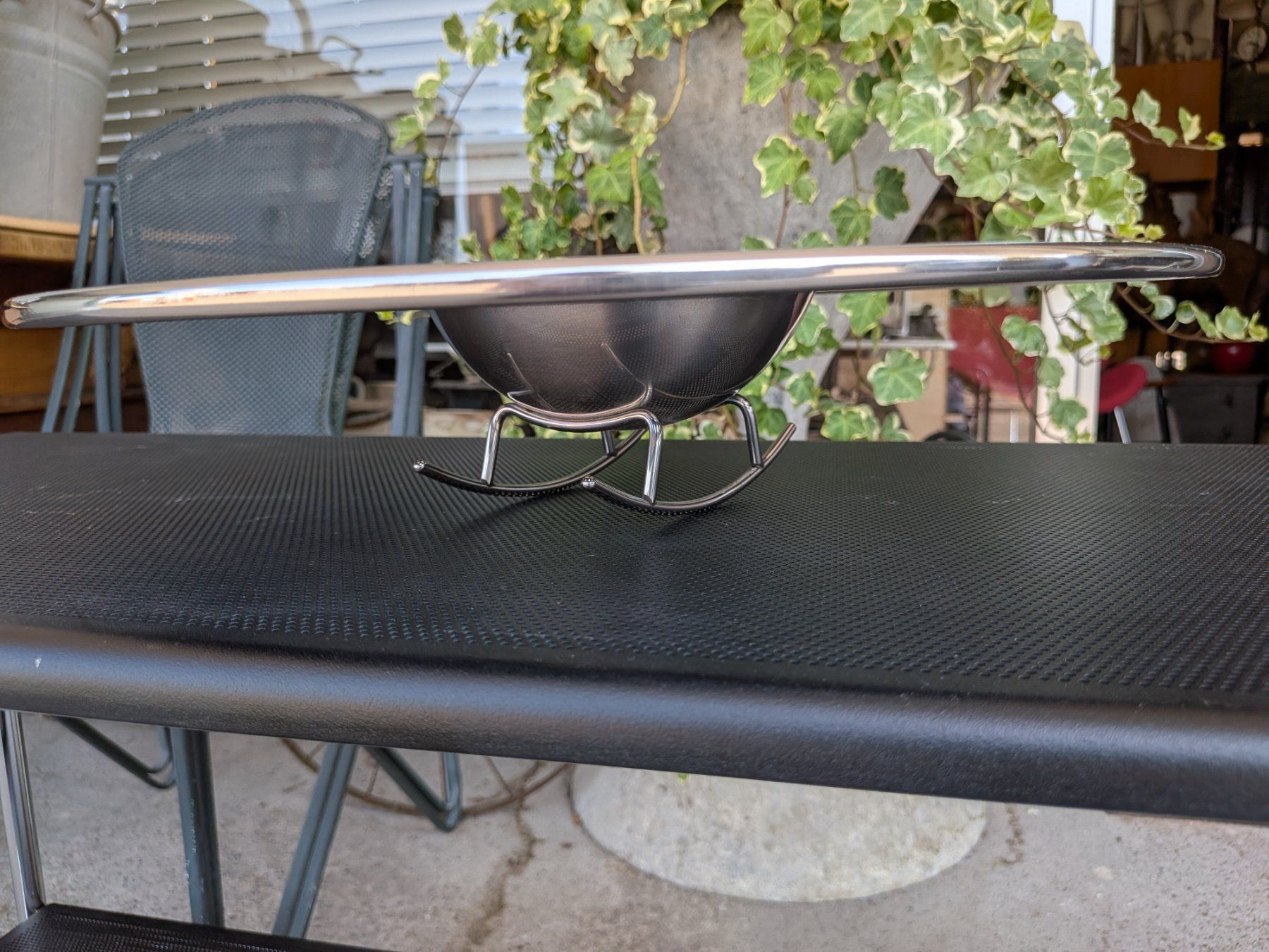 Alessi Schalen: Alessi Swing Tafelaufsatz – Gebraucht aus Emmen von magelan 1