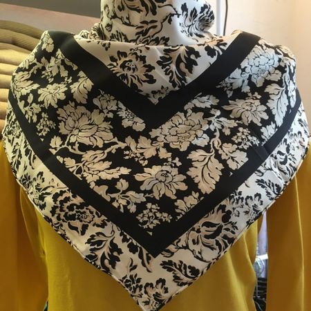 Max Mara Weekend Damen Seide Foulard schwarz weiss 88x88 cm