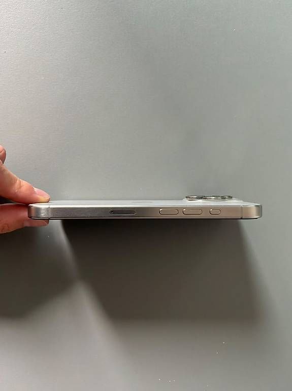 Portables: iPhone 15 Pro 256GB Natural Titanium – D'occasion à Rifferswil par mic_mw22 3