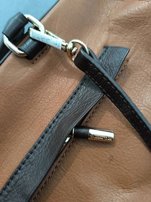 Taschen für Damen: Massimo Dutti Ledertasche.  – Gebraucht aus Pully von shulgin788 2