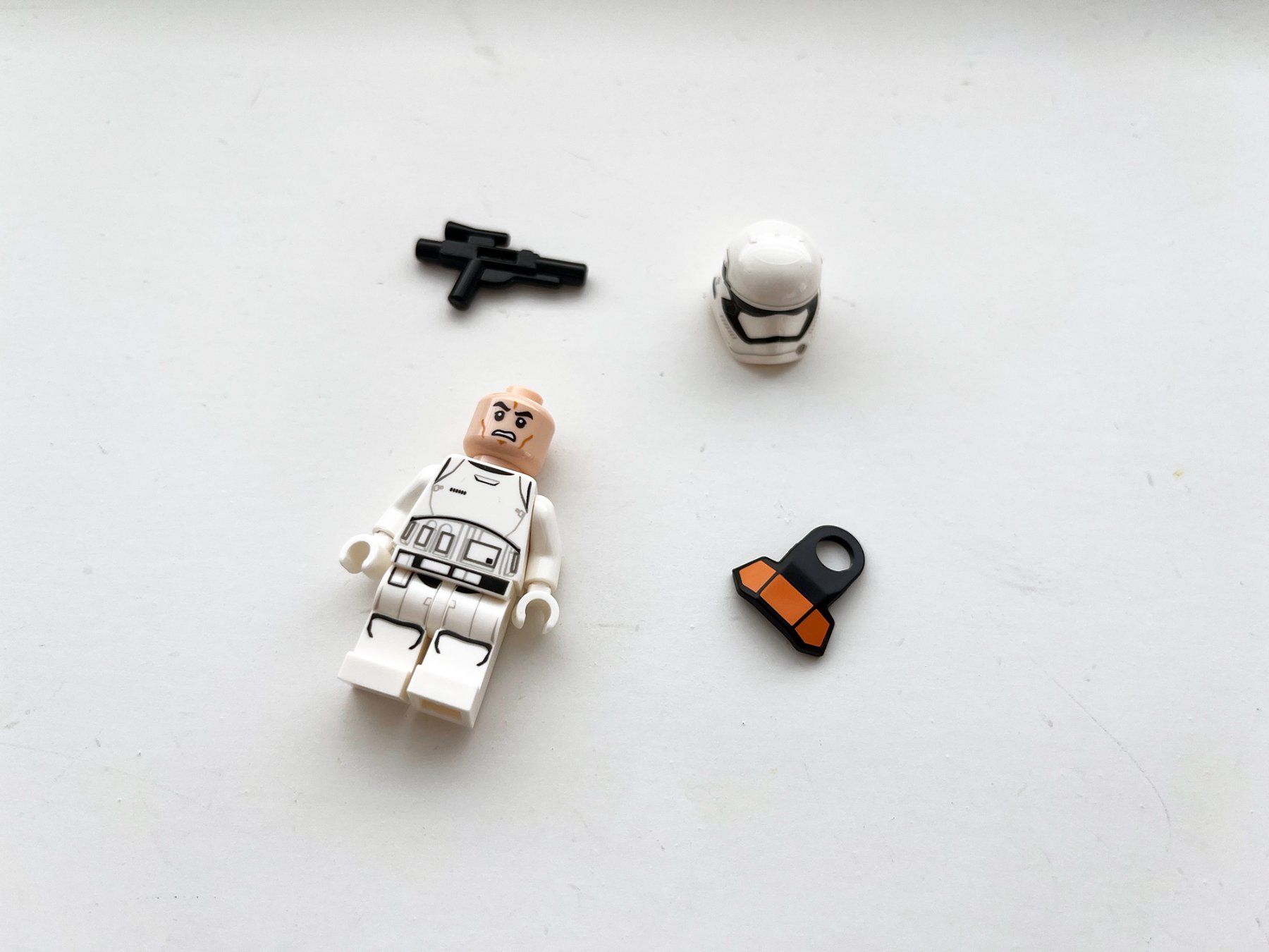 Lego Kit di costruzioni: LEGO Star Wars - SW0667 First Order Stormtrooper + Pauldron – Usato da Lausanne venduto da BeyondStories 2