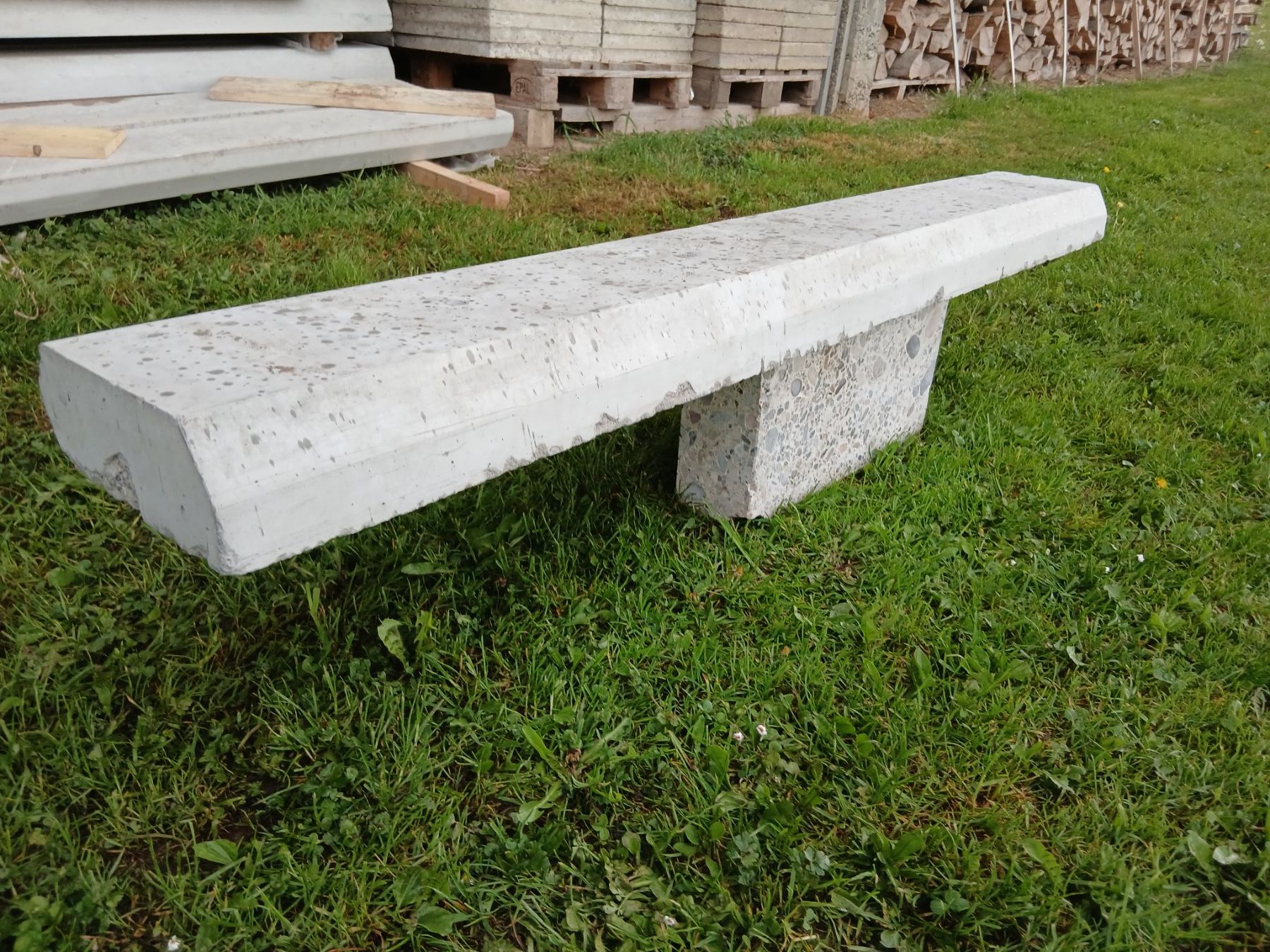 Pietre & tegole: Beton, Autostopper, Radabweiser – Usato da Brenzikofen venduto da Nramseier 4