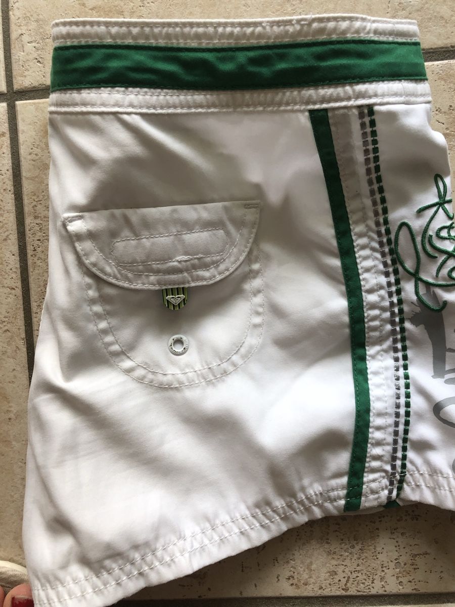 Roxy Hosen: Roxy - Surf-/Badeshorts  – Gebraucht aus Chêne-Bourg von sienna8245 3