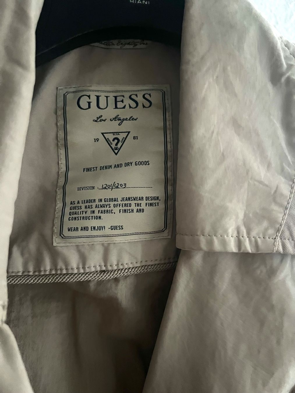 Guess Cappotti: Damen Trenchcoat Guess beige Grösse S – Usato da Bern venduto da kaeffy 1