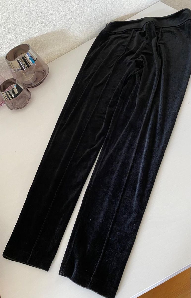 Armani Pantalons: Samthose Giorgio Armani 36 (It. 40) – D'occasion à Oberglatt ZH par jul_nhy7