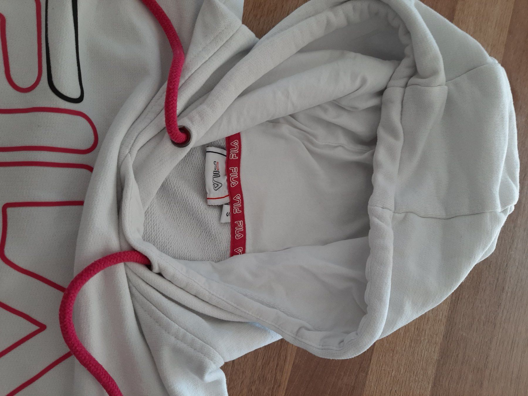 Maglioni & Felpe: Fila Kapuzenpullover Grösse S /164 – Usato da Dübendorf venduto da Luuuusmeitli12 1
