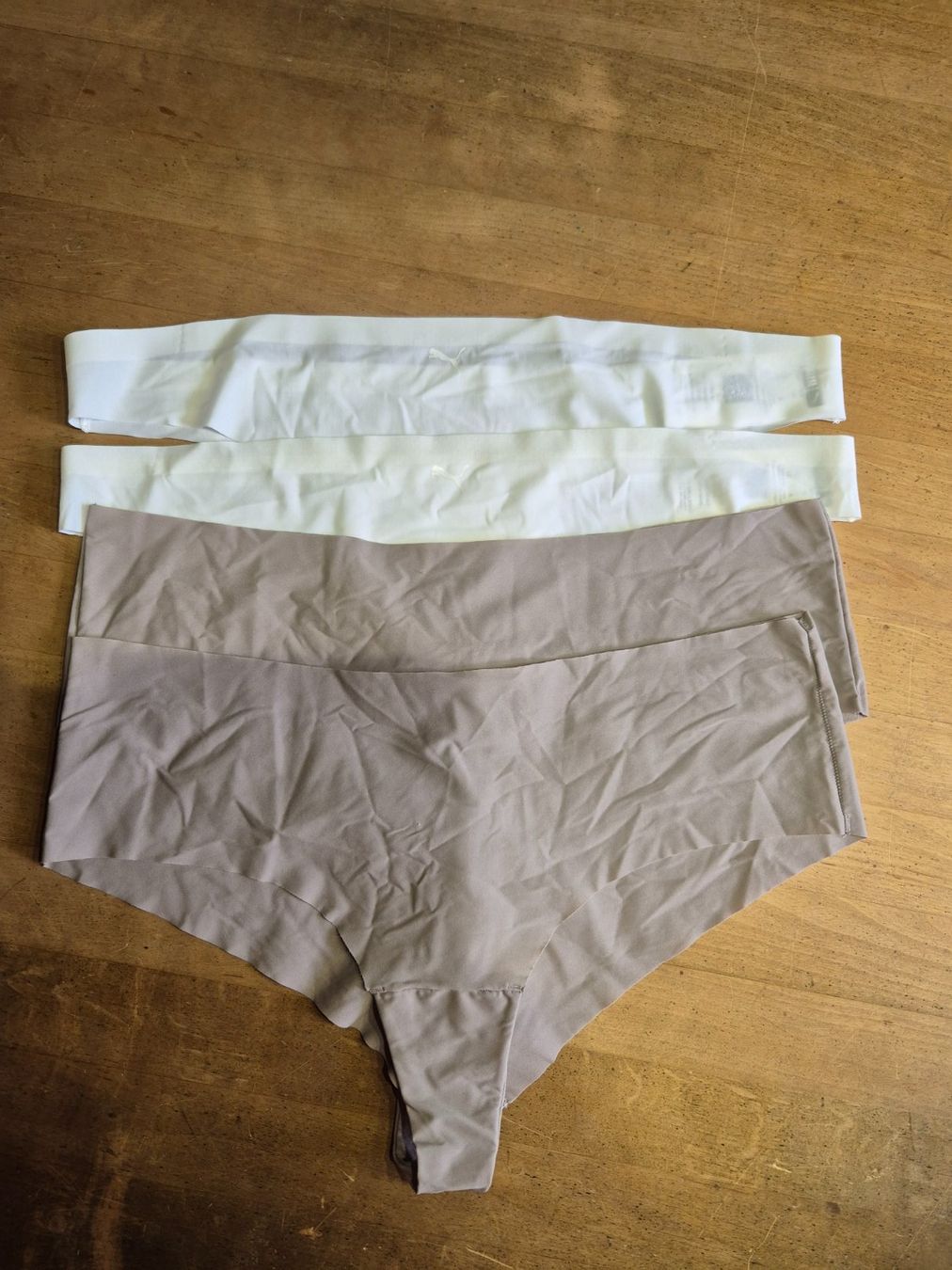 Puma Altra biancheria intima: 4 String, 2xPuma beige, Gr. L, 2xEsprit mélange, Gr. 40 – Usato da Wettingen venduto da halloween01