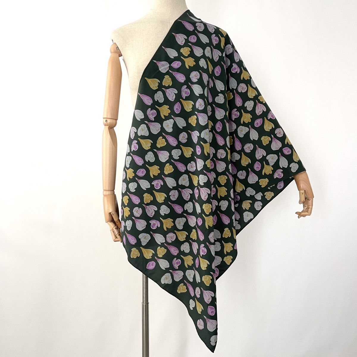 Fabric Frontline Foulard & Sciarpe: FABRIC FRONTLINE Scarf – Nuovo (secondo la descrizione) da Emmen venduto da Avviivva_Com2023