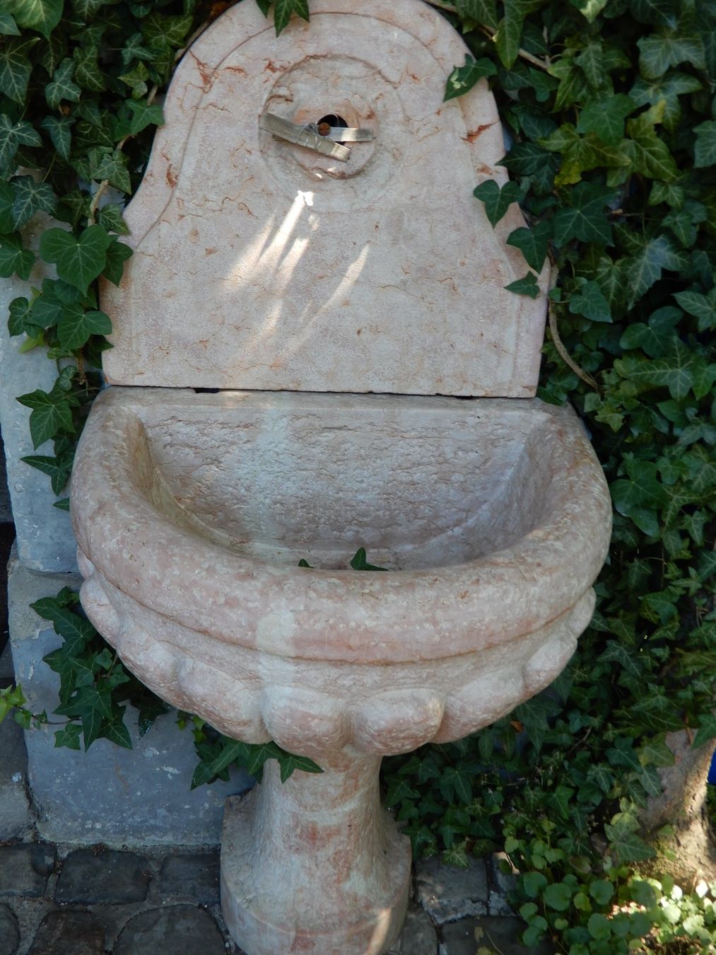 Teiche & Zierbrunnen: Marmor Brunnen – Gebraucht aus Zürich von reg_2jf8