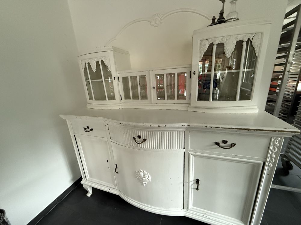 Elegantes Buffetschrank Weiss Vintage Bilder