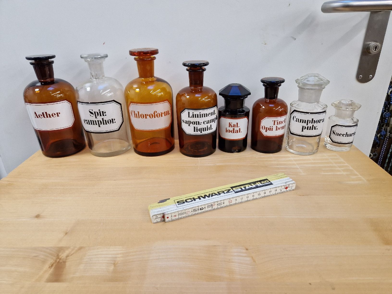 Gläser: 8 alte Apotheker Flaschen Glas – Gebraucht aus Rieden AG von