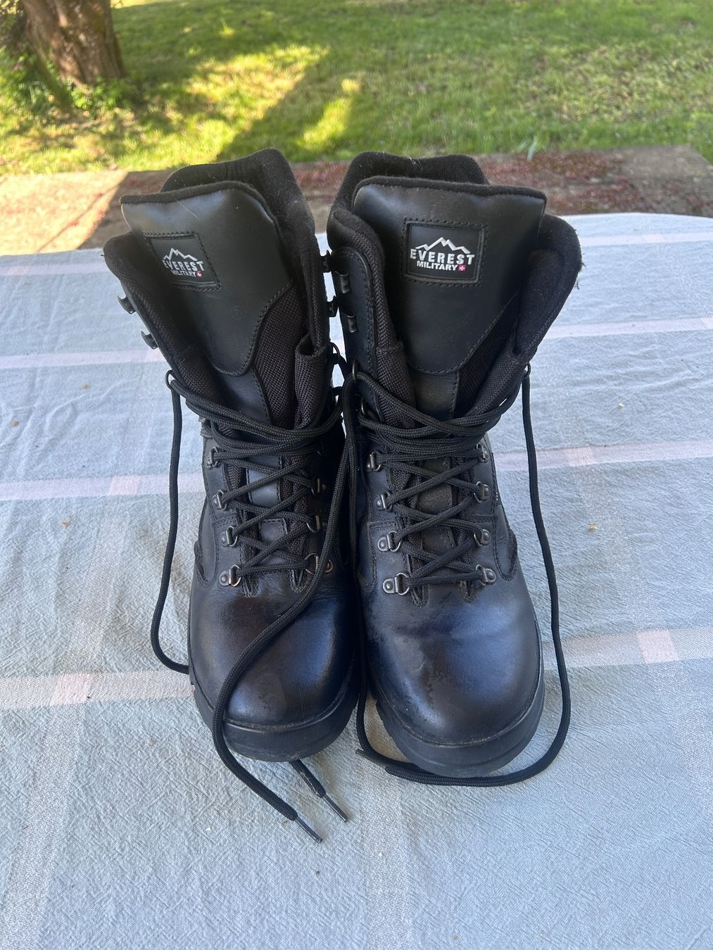 Everest Scarpe da uomo: Everest Einsatzstiefel Gr. 42 neuwertig – Usato da Seon venduto da ActionSeal