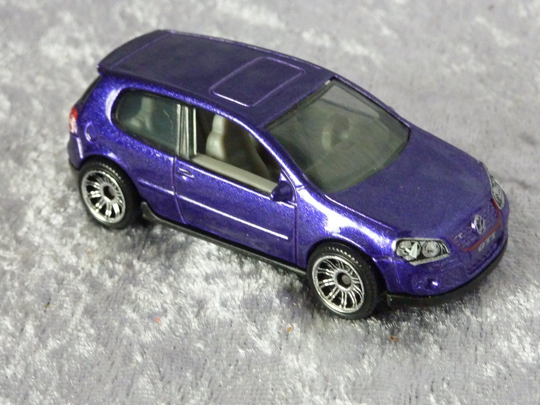 Matchbox Modellini d'auto: VW Golf V GTI  1:64 – Usato da Dürrenäsch venduto da Cobra1ch 2