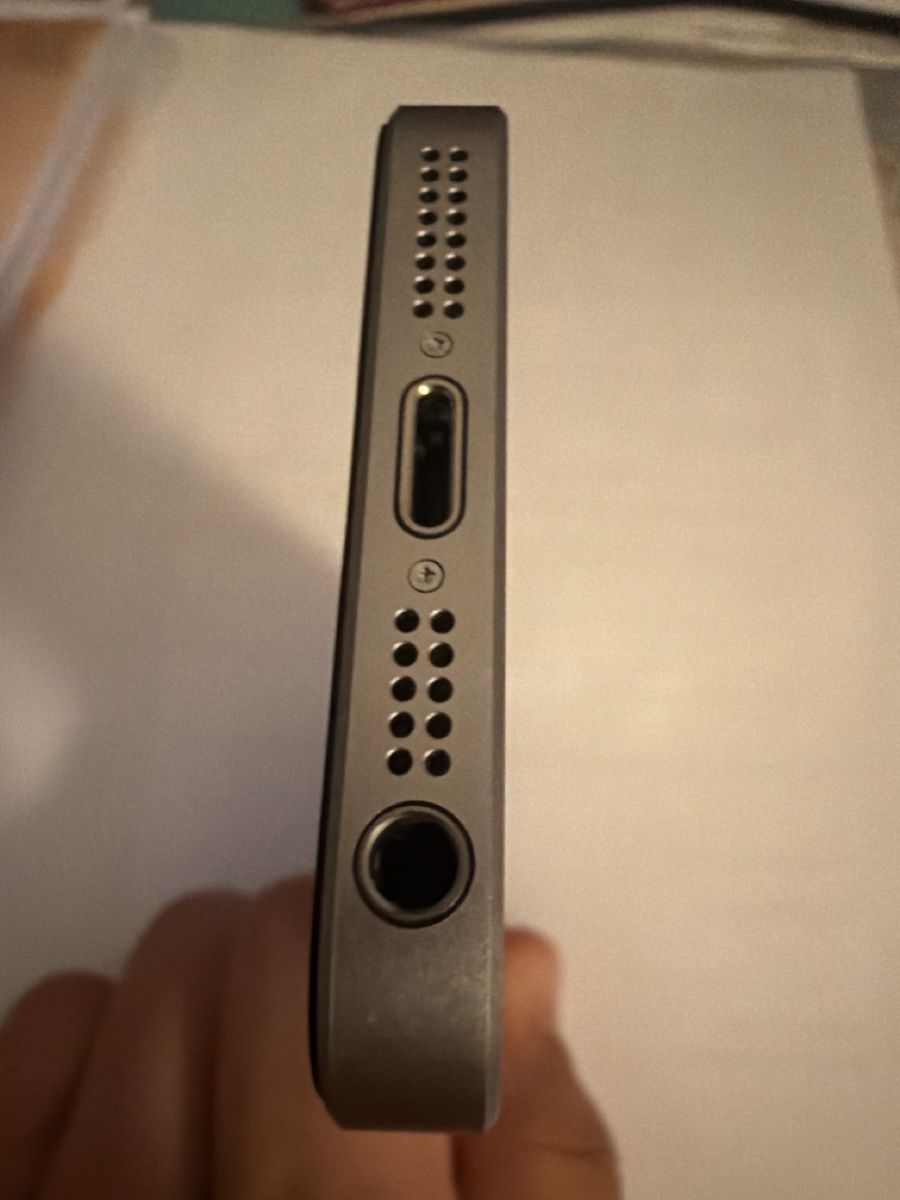 Apple Telefoni cellulari / Smartphones: iPhone SE Spacegrau guter Zustand – Usato da Reichenburg venduto da kren78 5