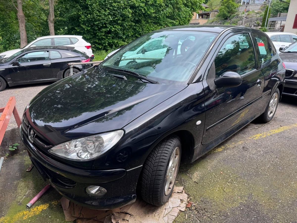 Peugeot Automobili: Peugeot 206 1.4 Diesel – Usato da Langnau i.E venduto da bb325i